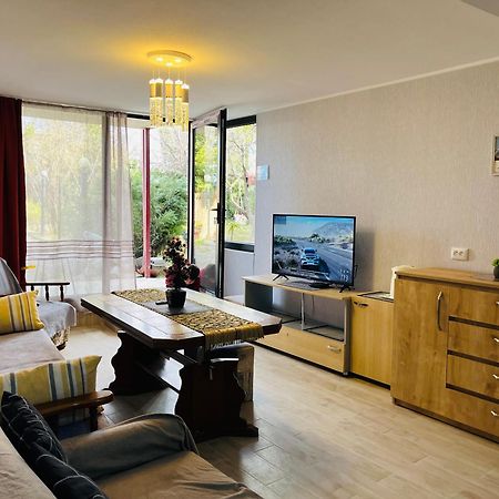 Guest house poligloti Telavi Extérieur photo