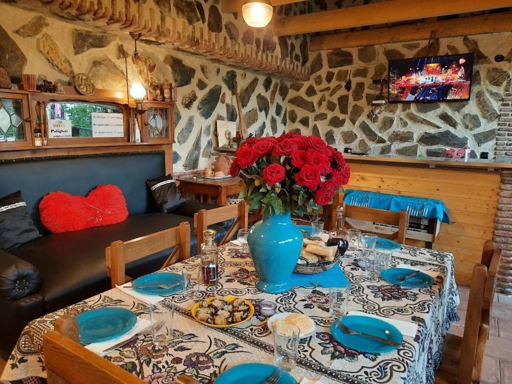 Guest house poligloti Telavi Extérieur photo