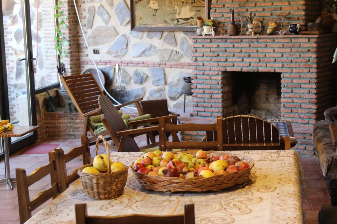 Guest house poligloti Telavi Extérieur photo