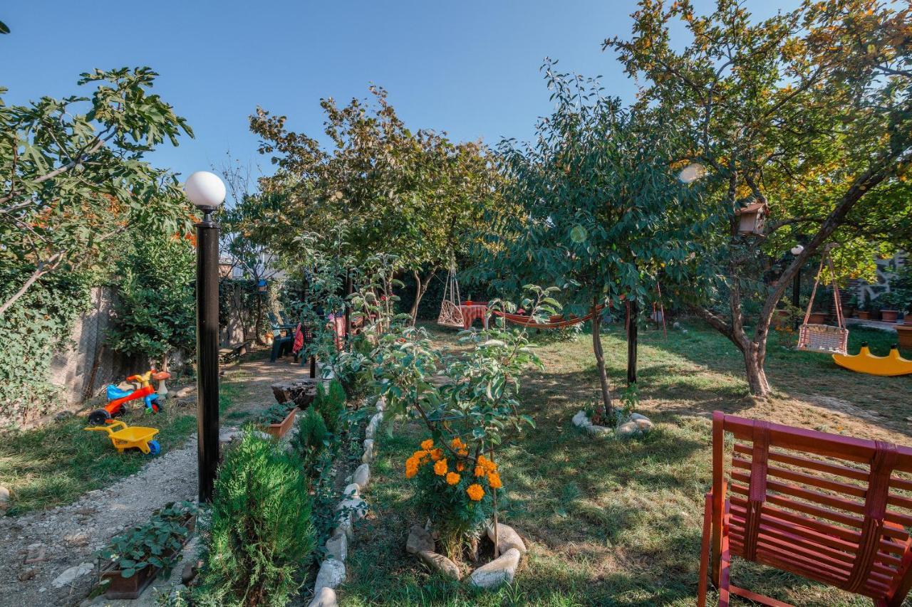 Guest house poligloti Telavi Extérieur photo