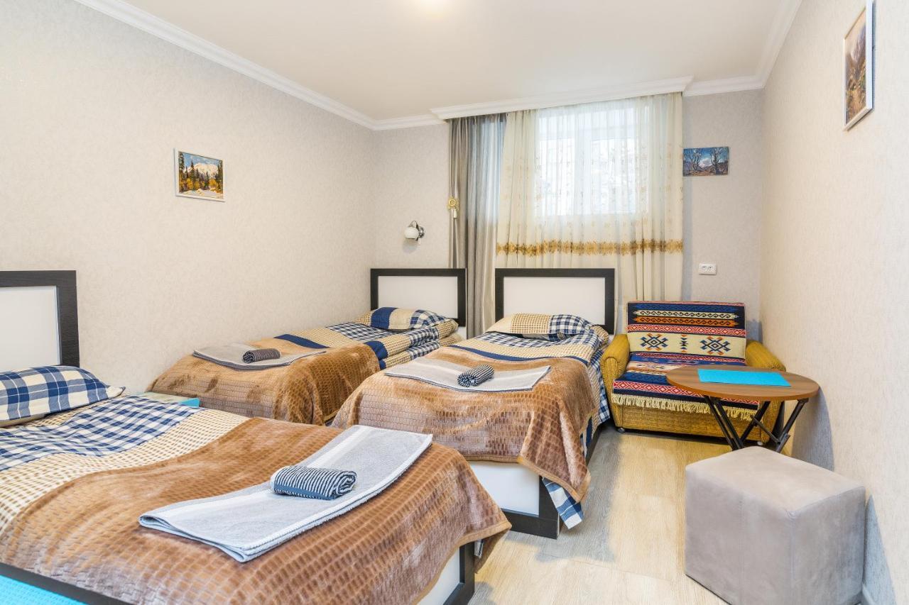 Guest house poligloti Telavi Extérieur photo