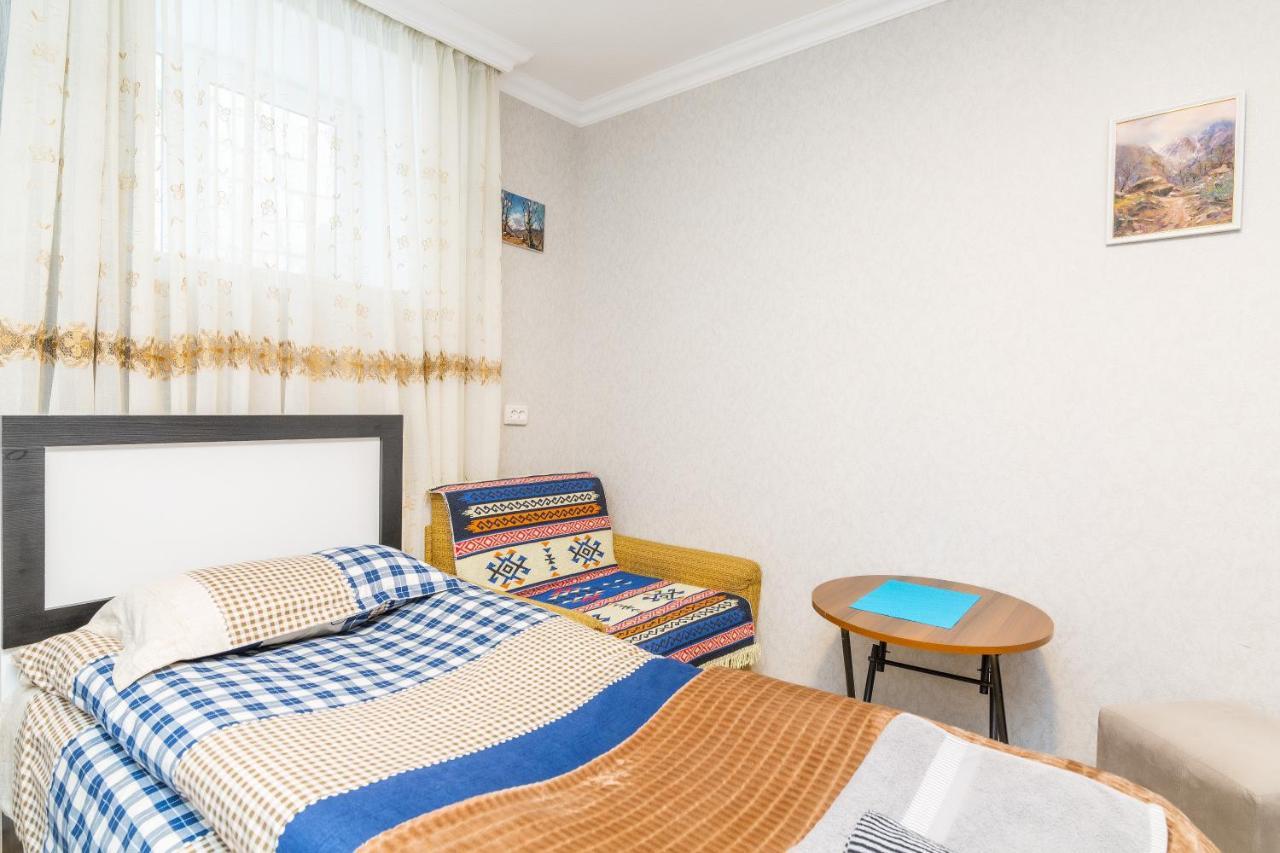 Guest house poligloti Telavi Extérieur photo